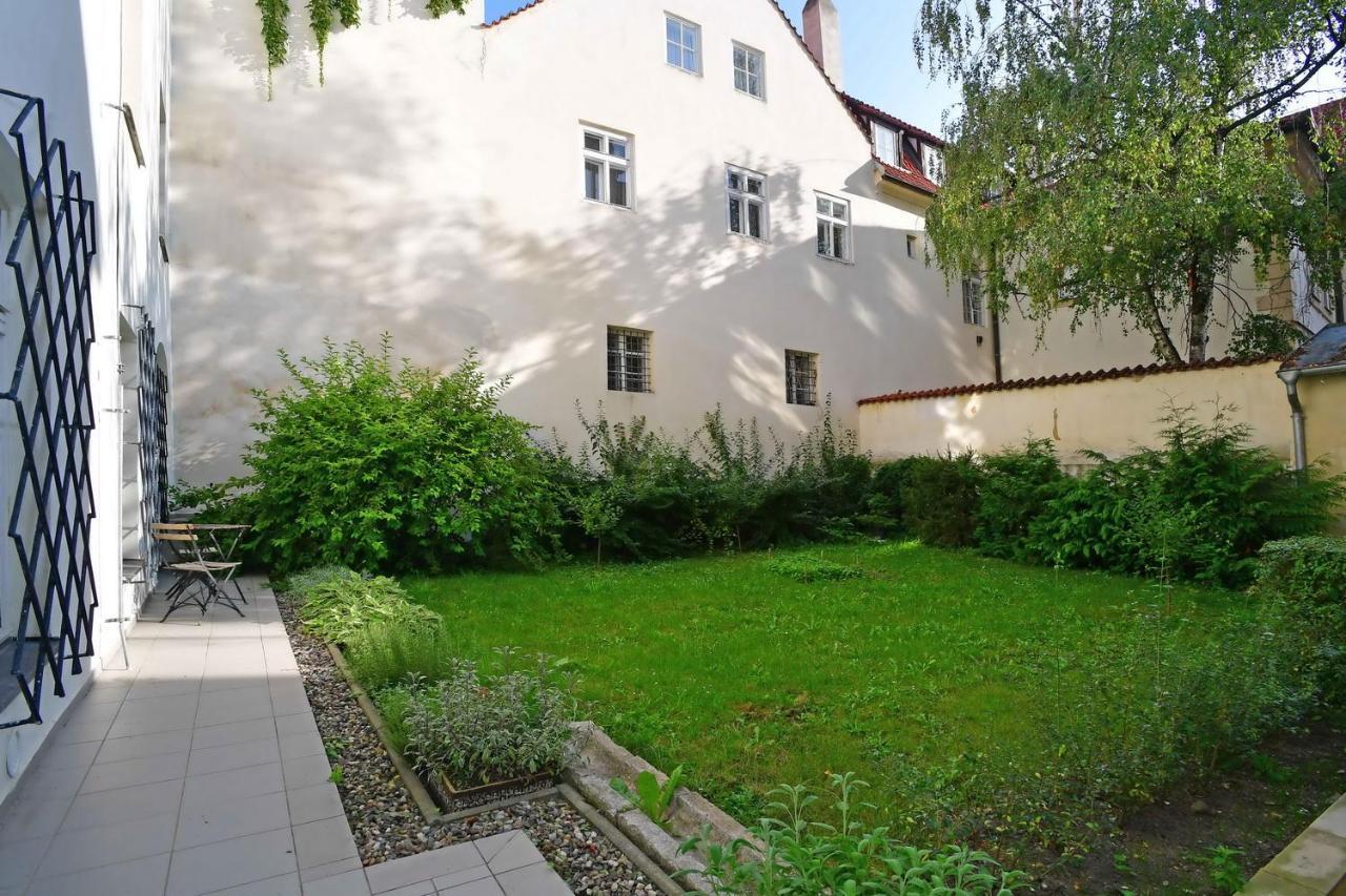 Lovely Little Cosy Apt In Praga Esterno foto