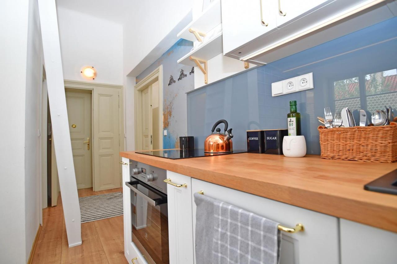 Lovely Little Cosy Apt In Praga Esterno foto